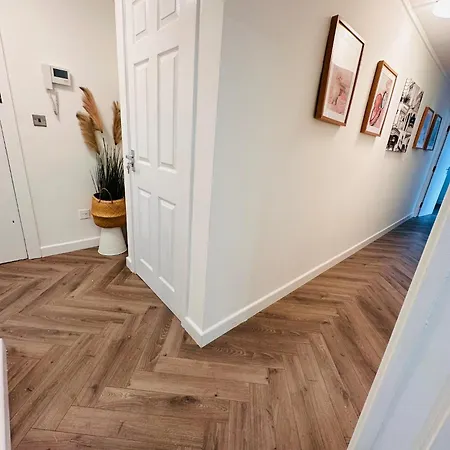 R3 - Private In Modern Shared Apartment, Each With Kitchenette, 게스트하우스 *